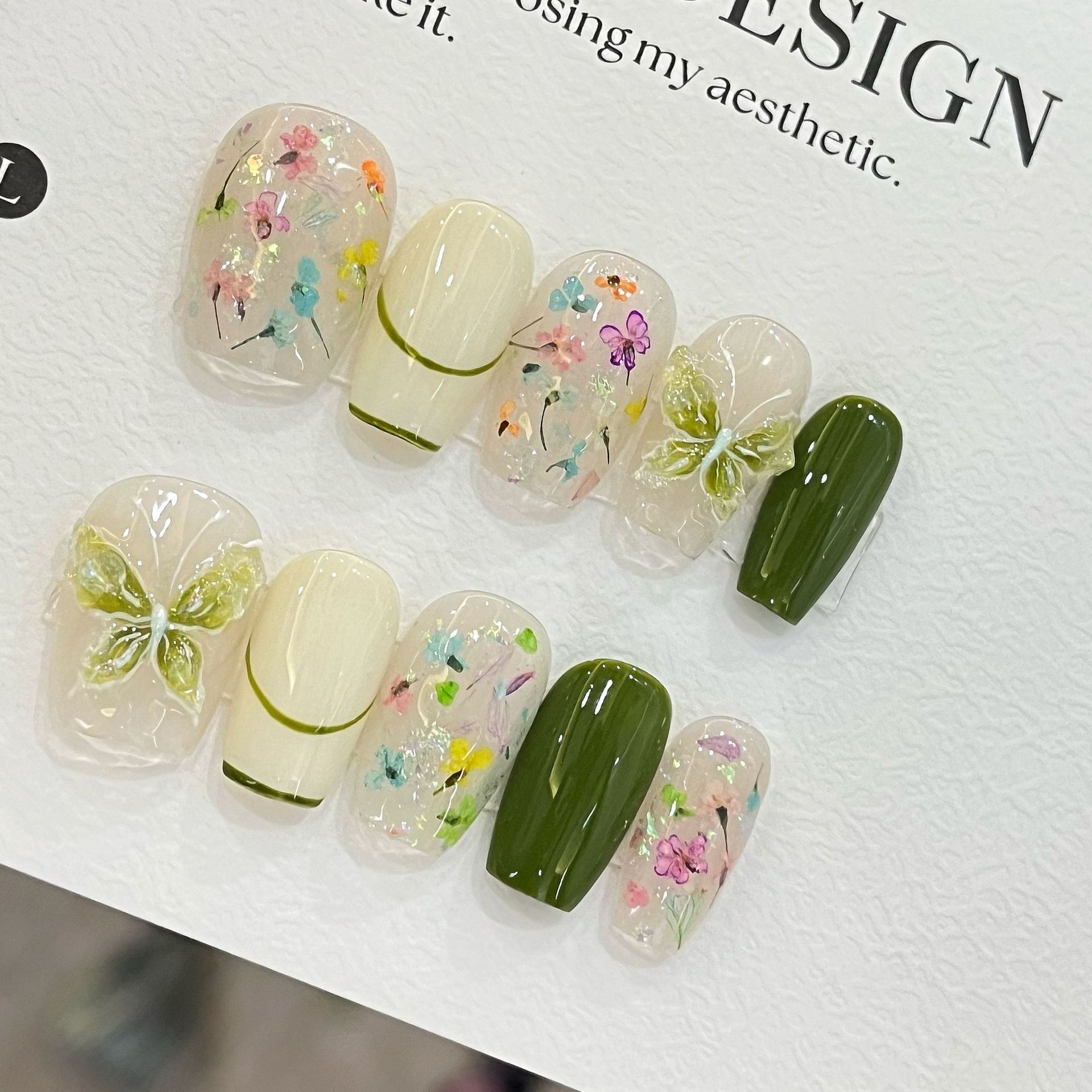 Pressed Flower Art - 10pcs Kuku Palsu Motif Kupu-kupu dan